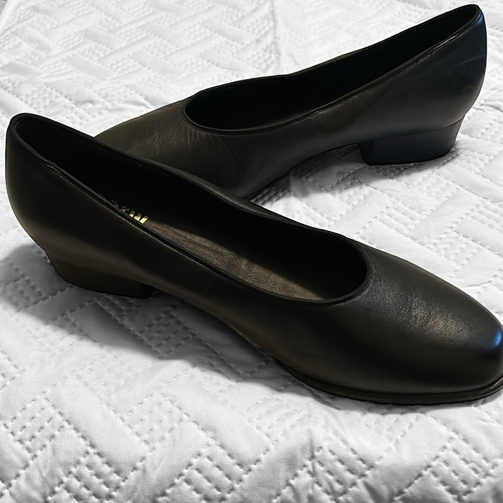 Drew Leather Pump w/ Foot-Saver Outsole - Picture 5 of 15
